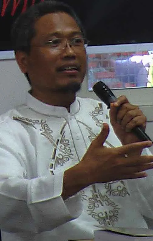 Dr Anis Malik Thaha