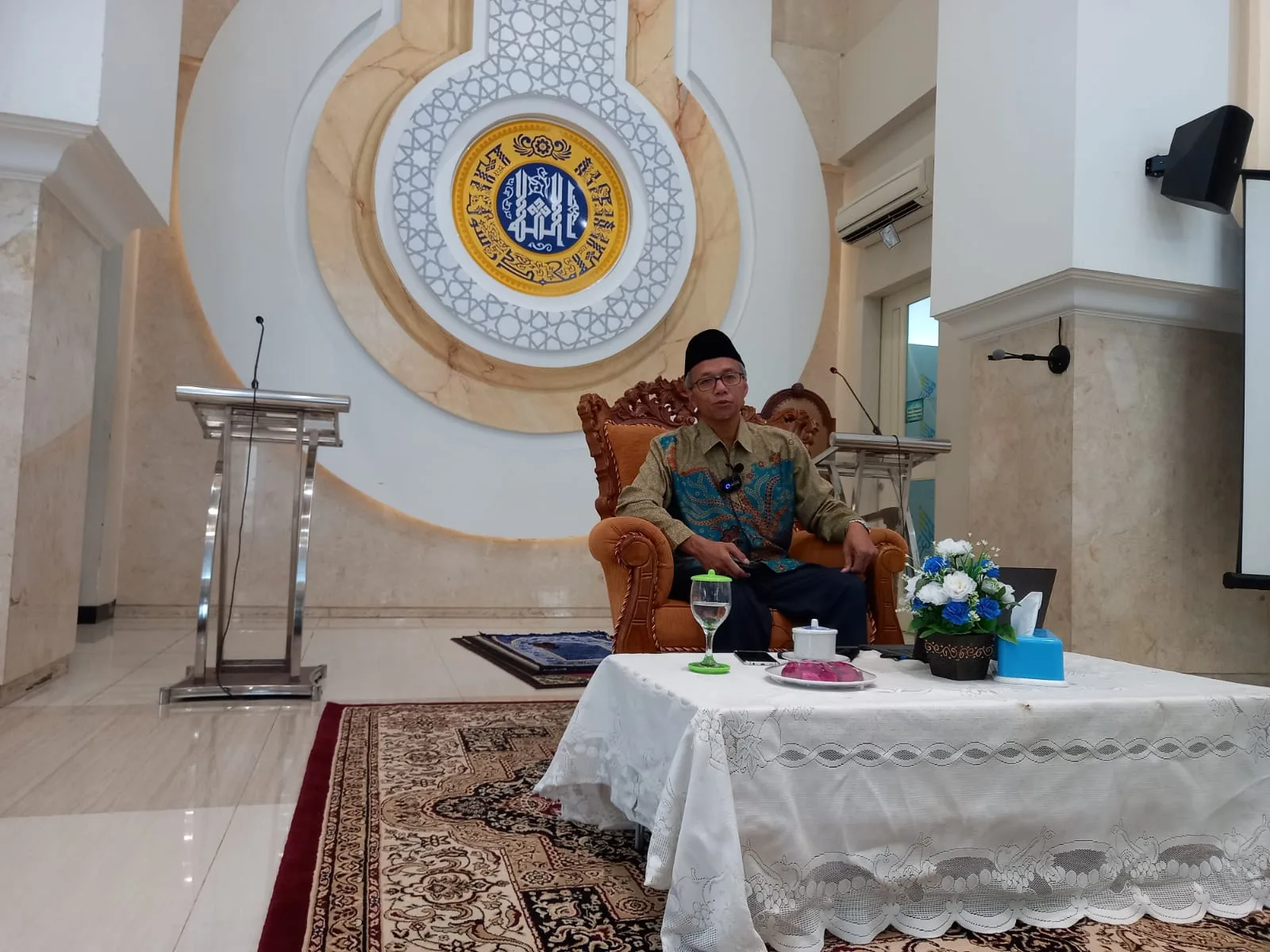 dokumentasi-prof-ugi-di-ulul-azmi-november-2022