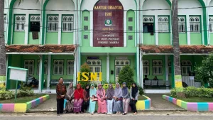 Di depan Kantor Organisasi Santri Al-Amien